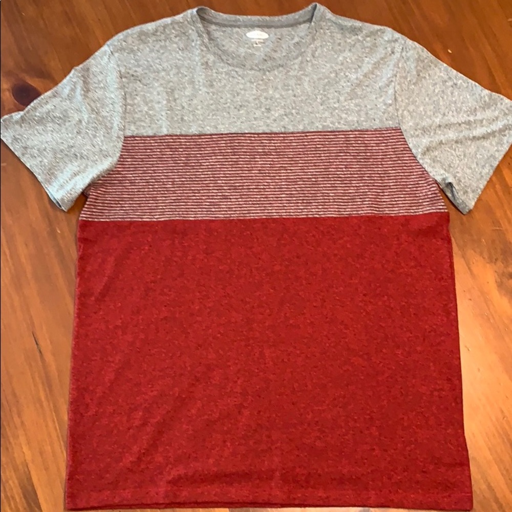 Old Navy t-shirt, grey and red, size L